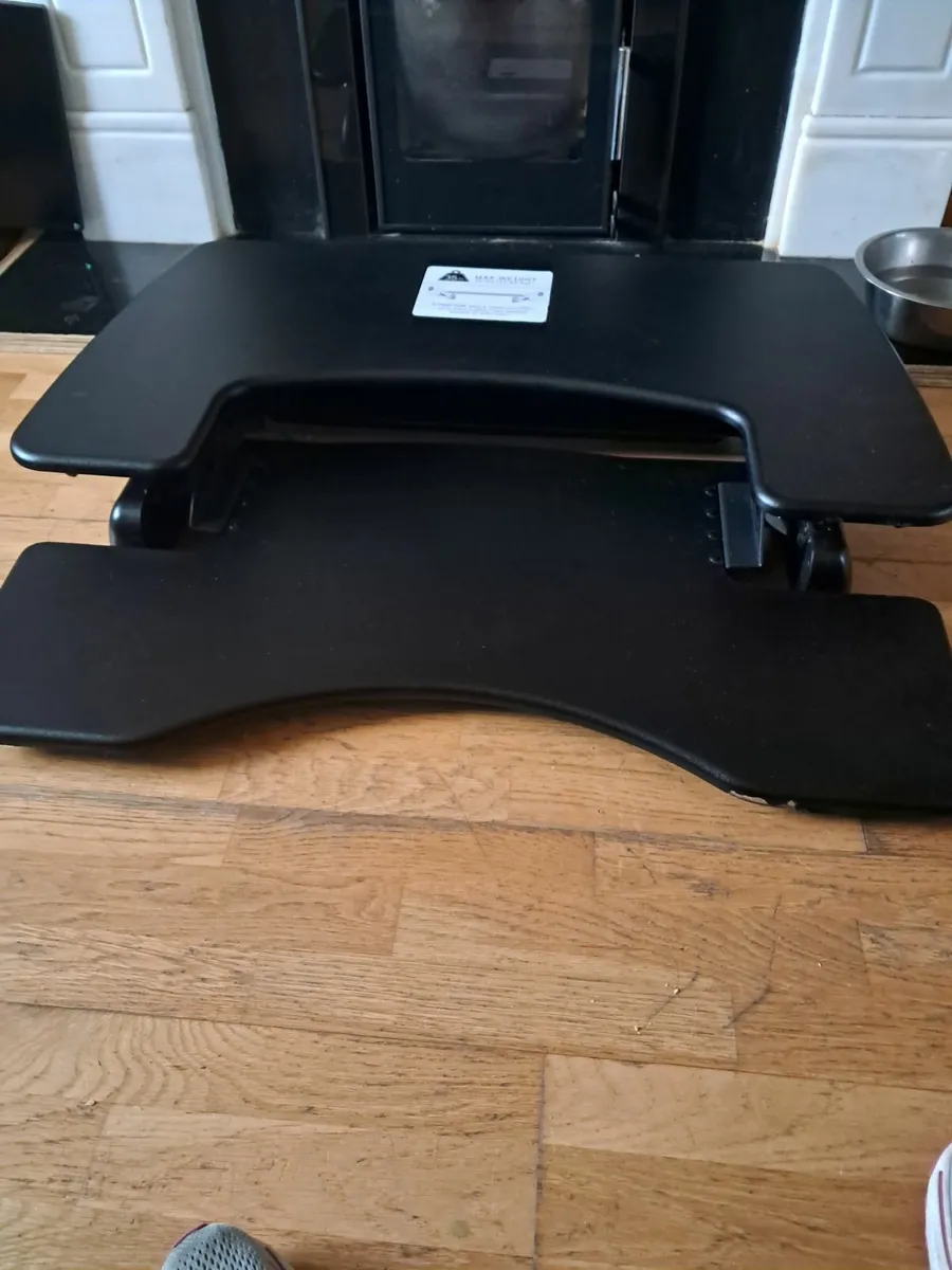 Desk adaptor to make a desk suitable for standing - Image 4