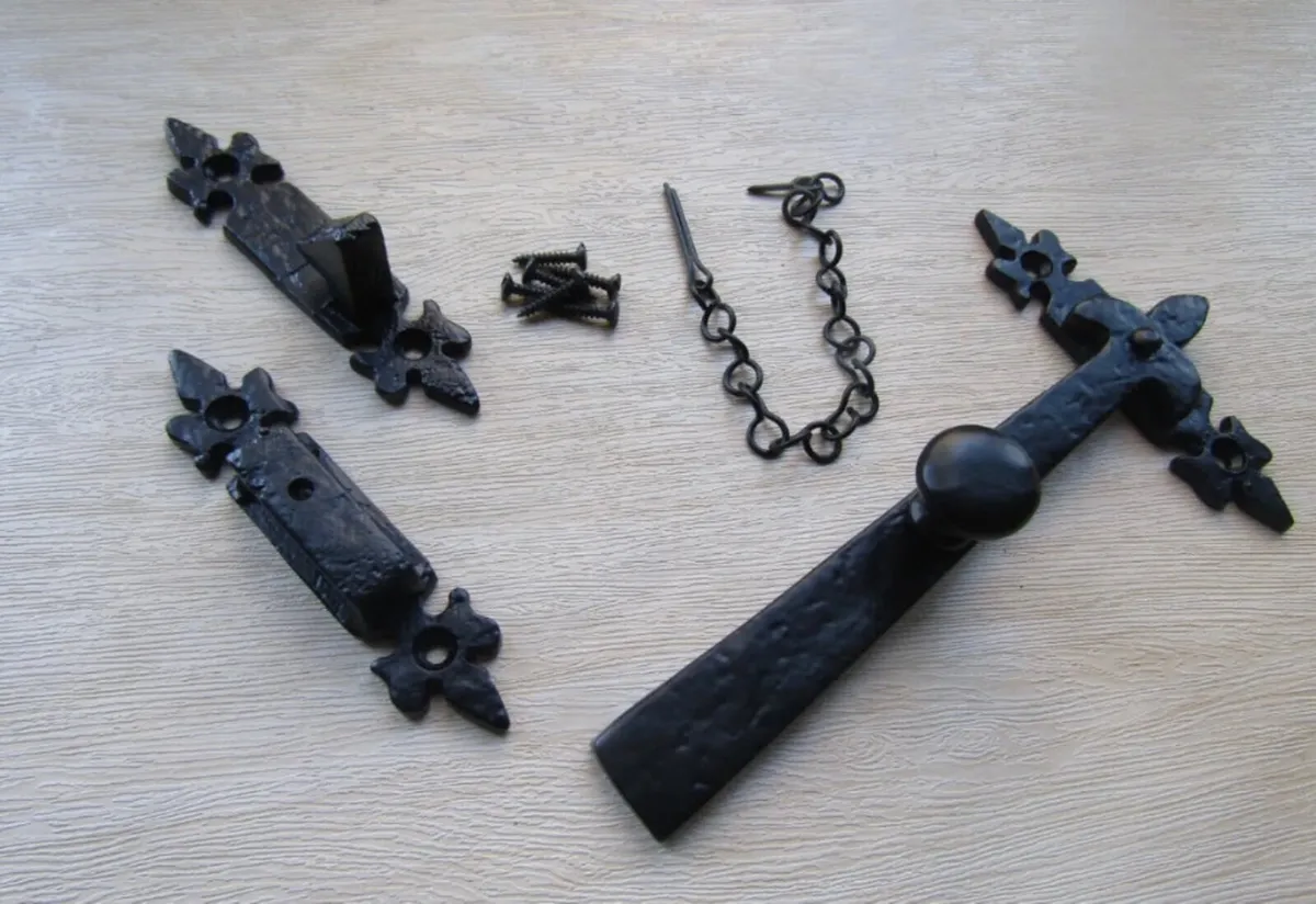 Cast Iron Vintage Style Bathroom Door Latch - Image 3
