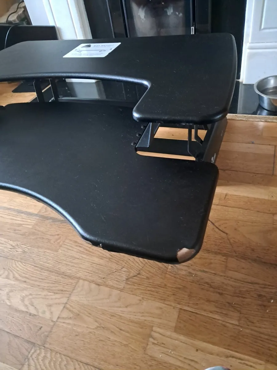 Desk adaptor to make a desk suitable for standing - Image 2