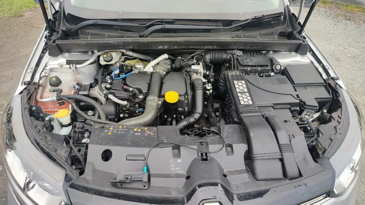 Renault Megane 44,000 km automatic - Image 3
