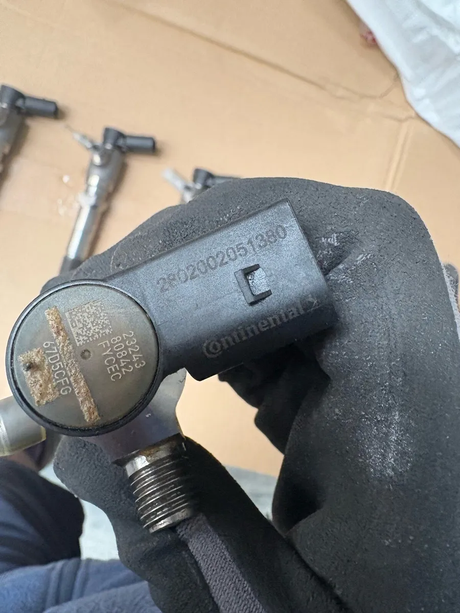 Ford Continental VDO  Injector - Image 2