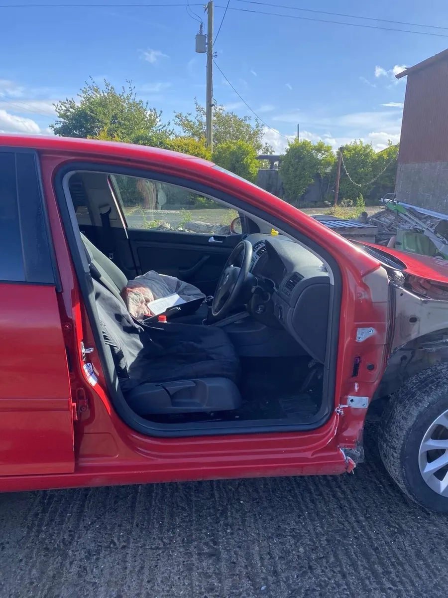 2008 VW Golf – Damaged but Repairable – No Parts - Image 4