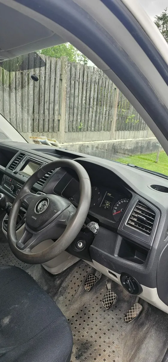 Volkswagen Transporter 2017 - Image 4