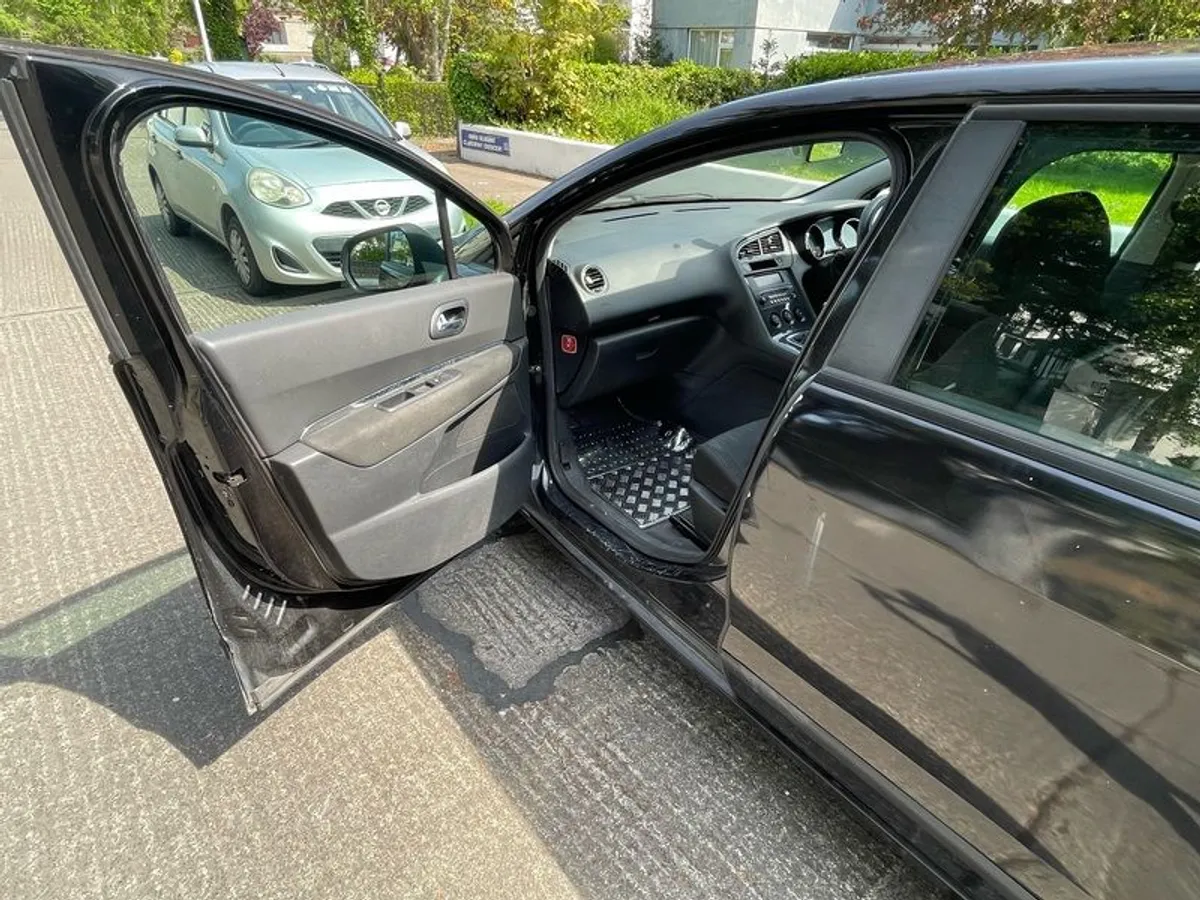2010 Peugeot 5008 - Image 2