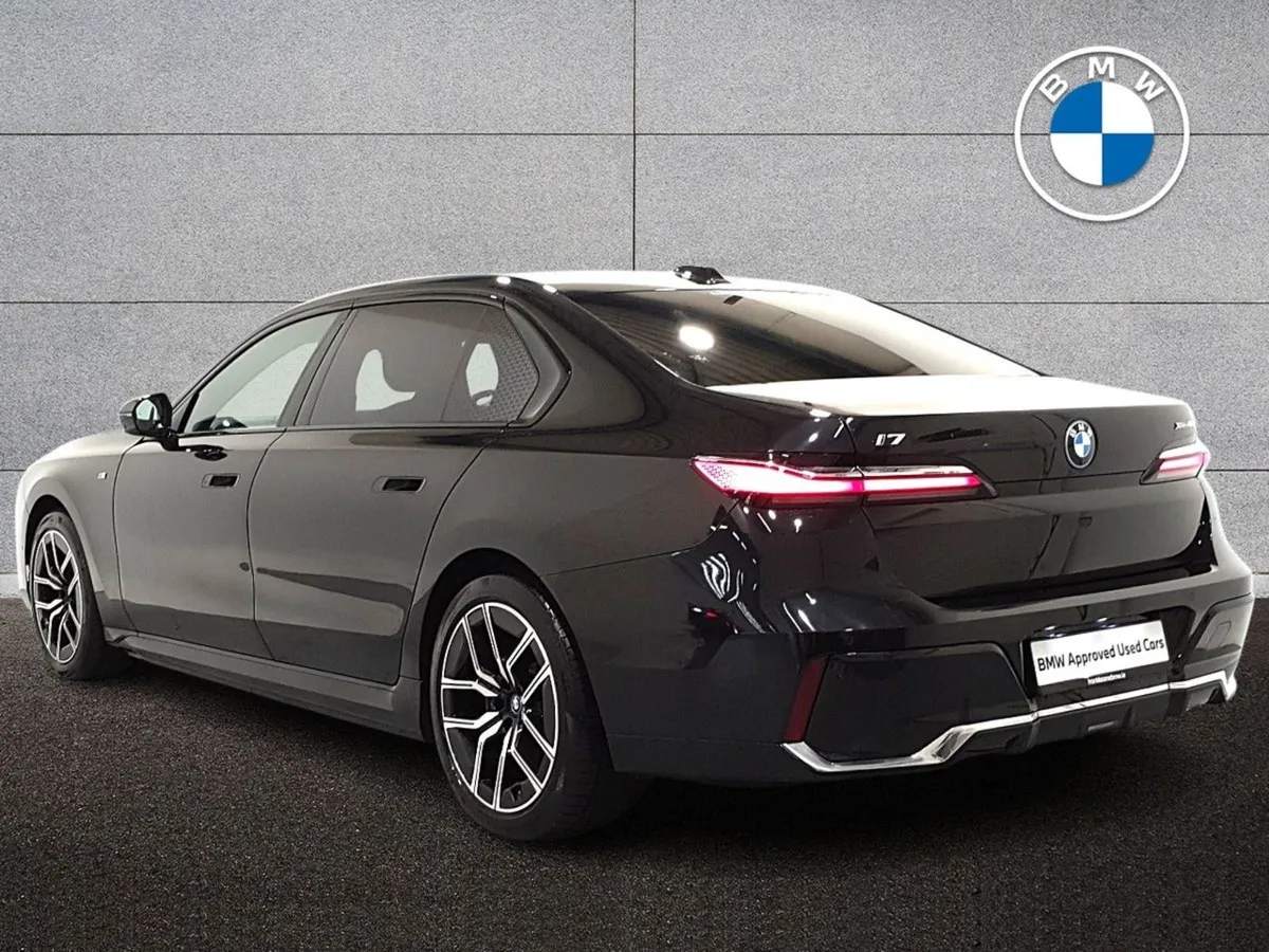 BMW i7 Xdrive60 M Sport - Image 2
