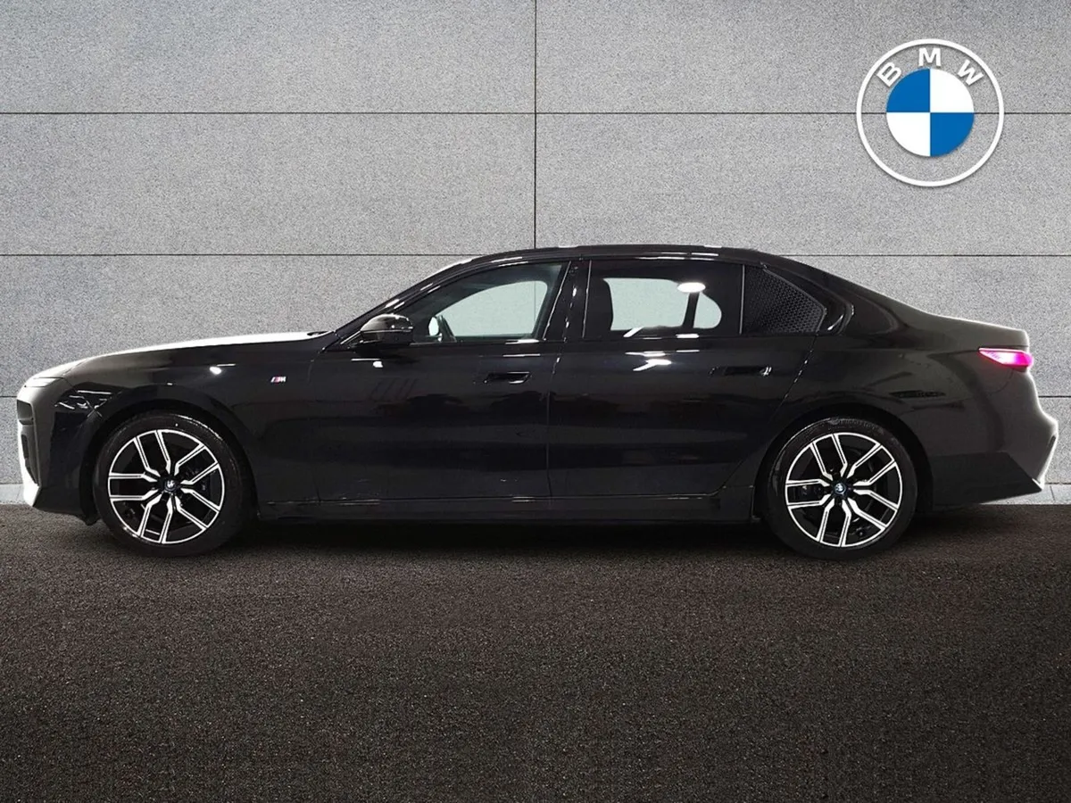 BMW i7 Xdrive60 M Sport - Image 3