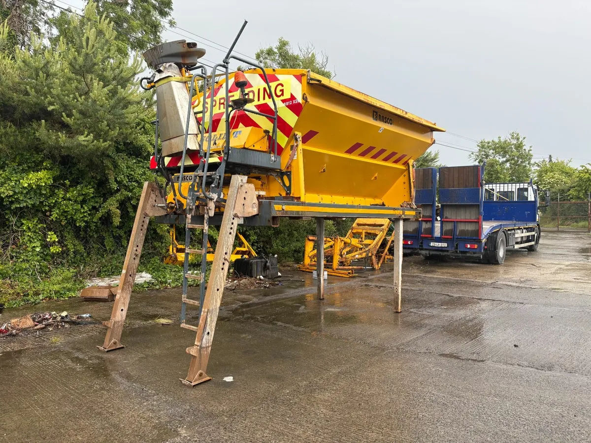 2014 Rasco Demountable 6m3 Gritter salt spreader - Image 3