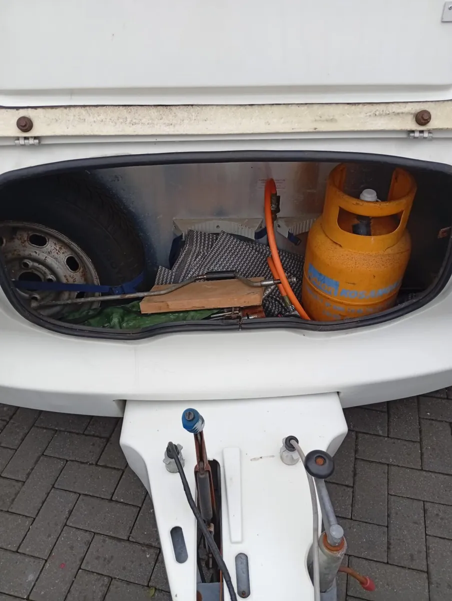 4 berth elddis caravan - Image 4