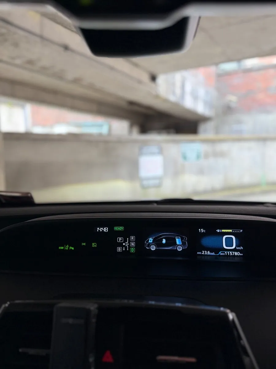 Toyota Prius 2018 - Image 2