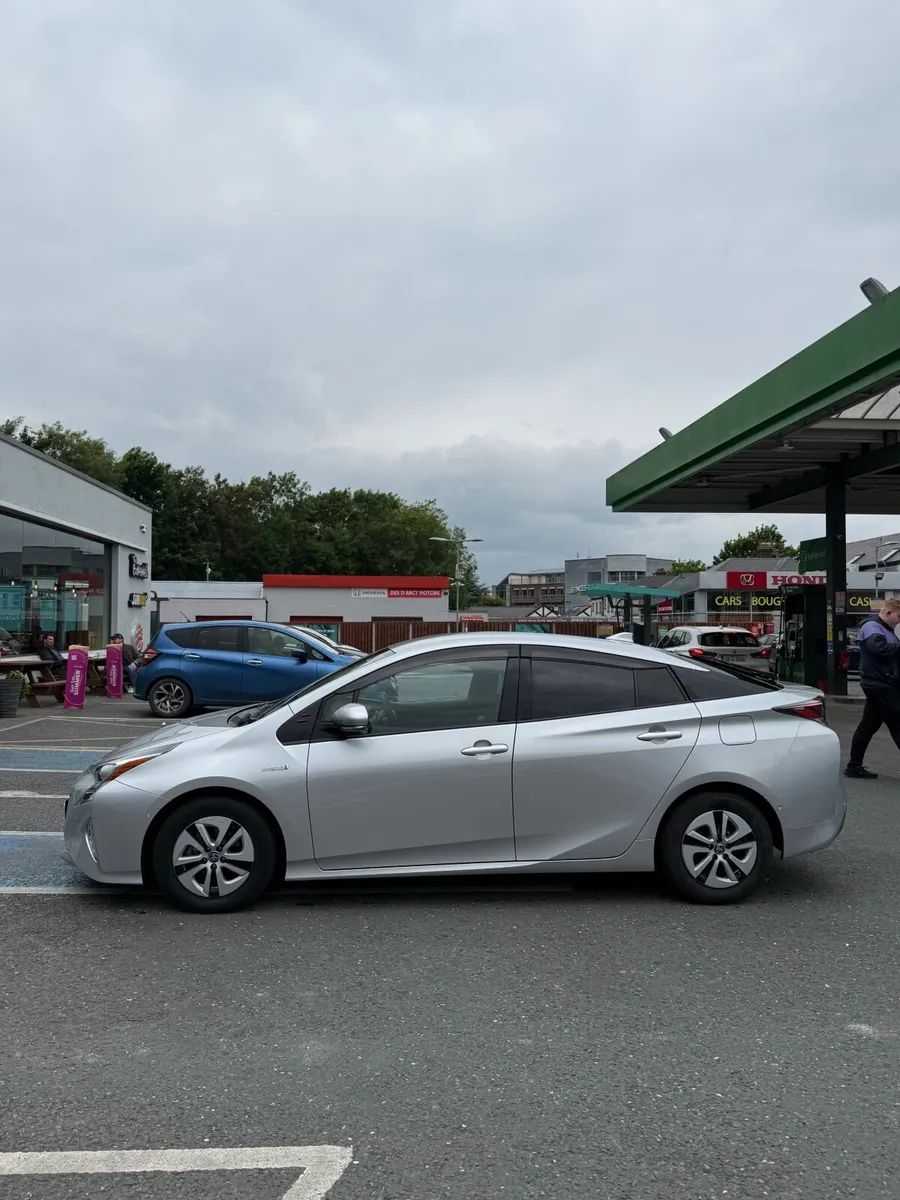 Toyota Prius 2018 - Image 3