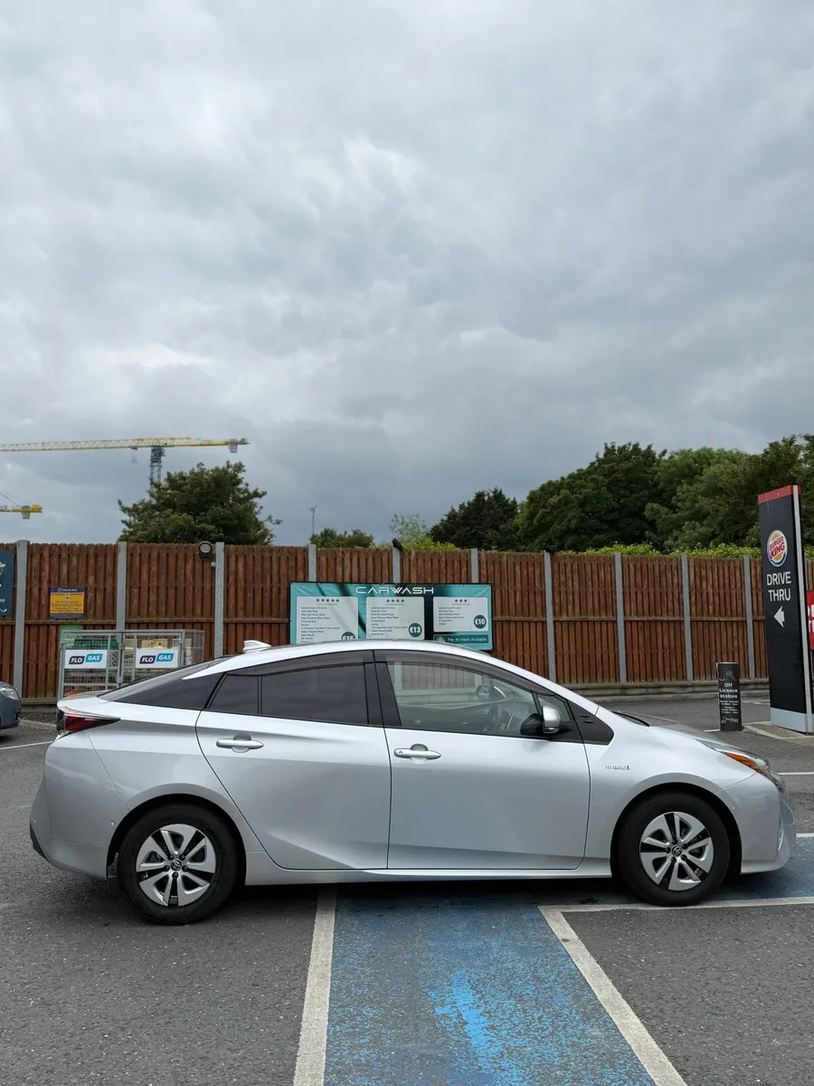 Toyota Prius 2018 - Image 4