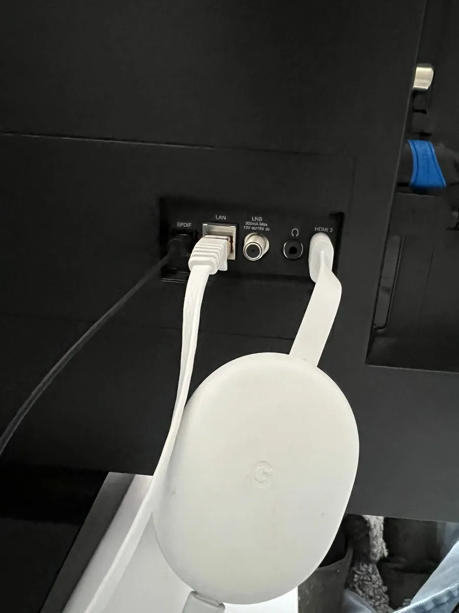 65" Toshiba LCD Smart TV - Image 3
