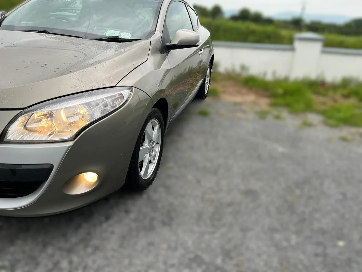 Renault Megane 2012 - Image 2
