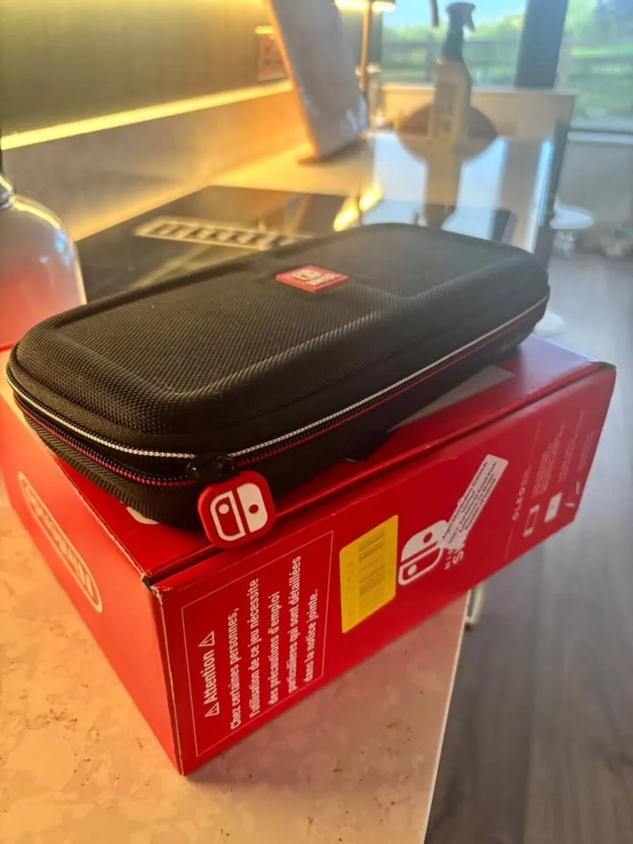 Nintendo Switch Oled - Image 3