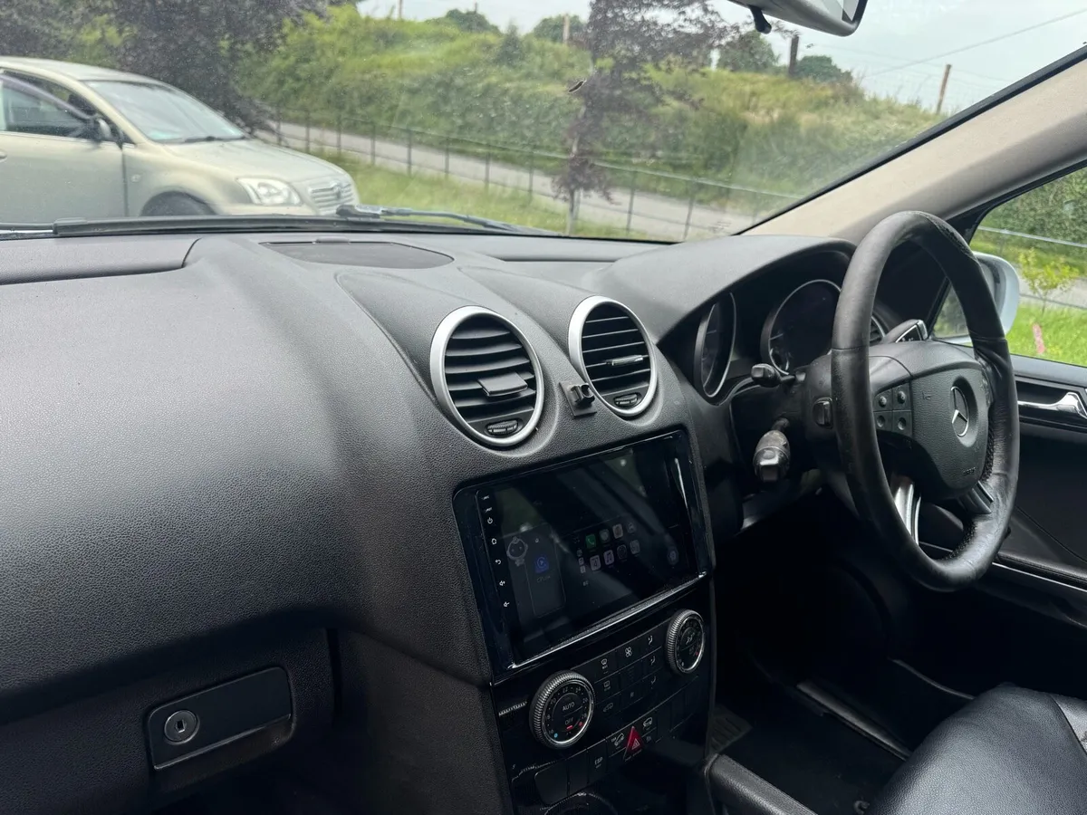 Mercedes ML €3,950 tax €333 - Image 3