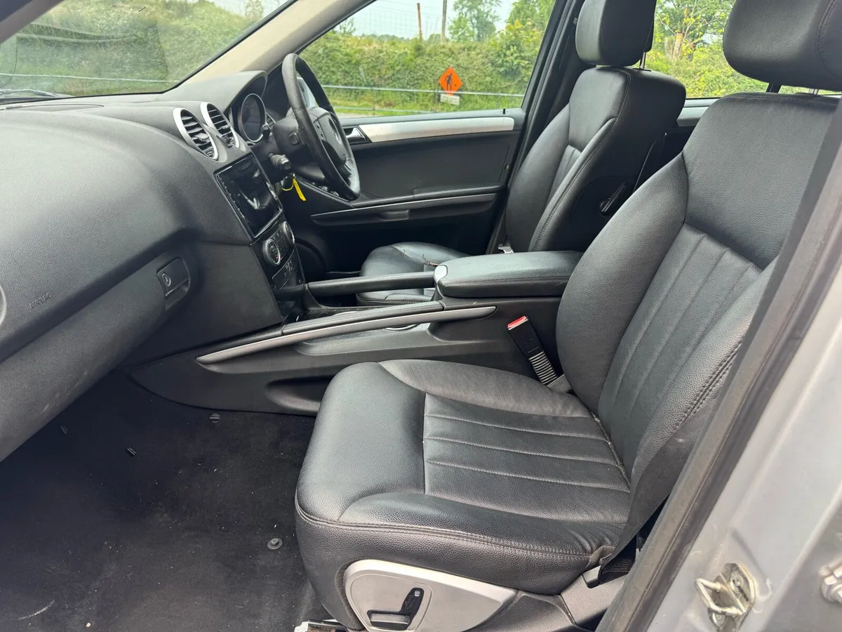 Mercedes ML €3,950 tax €333 - Image 4