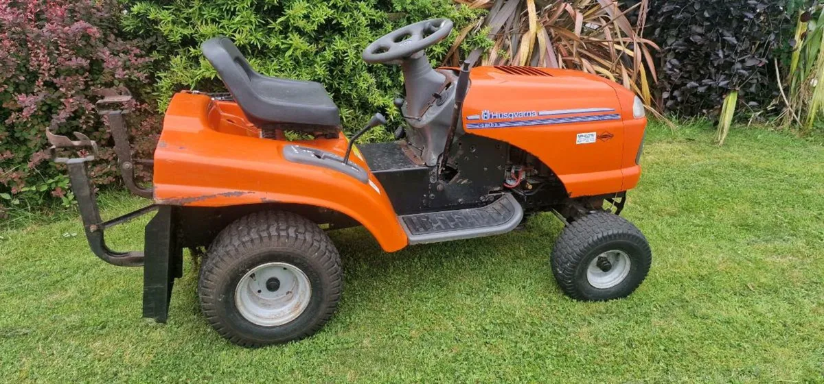13.5HP Husqvarna Lawn Tractor - Image 2