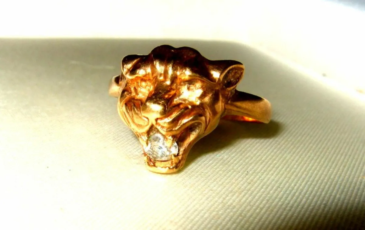 Vintage Hallmarked 9ct Gold Gemset 'Panther' Ring - Image 1