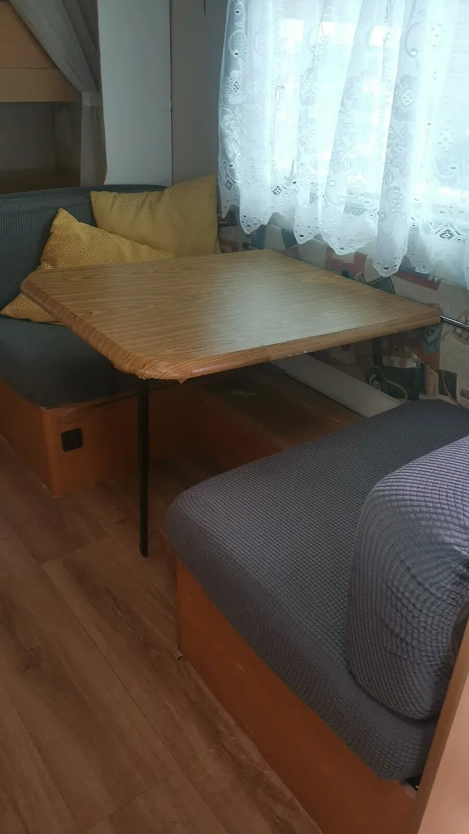 5 berth Adria caravan - Image 3