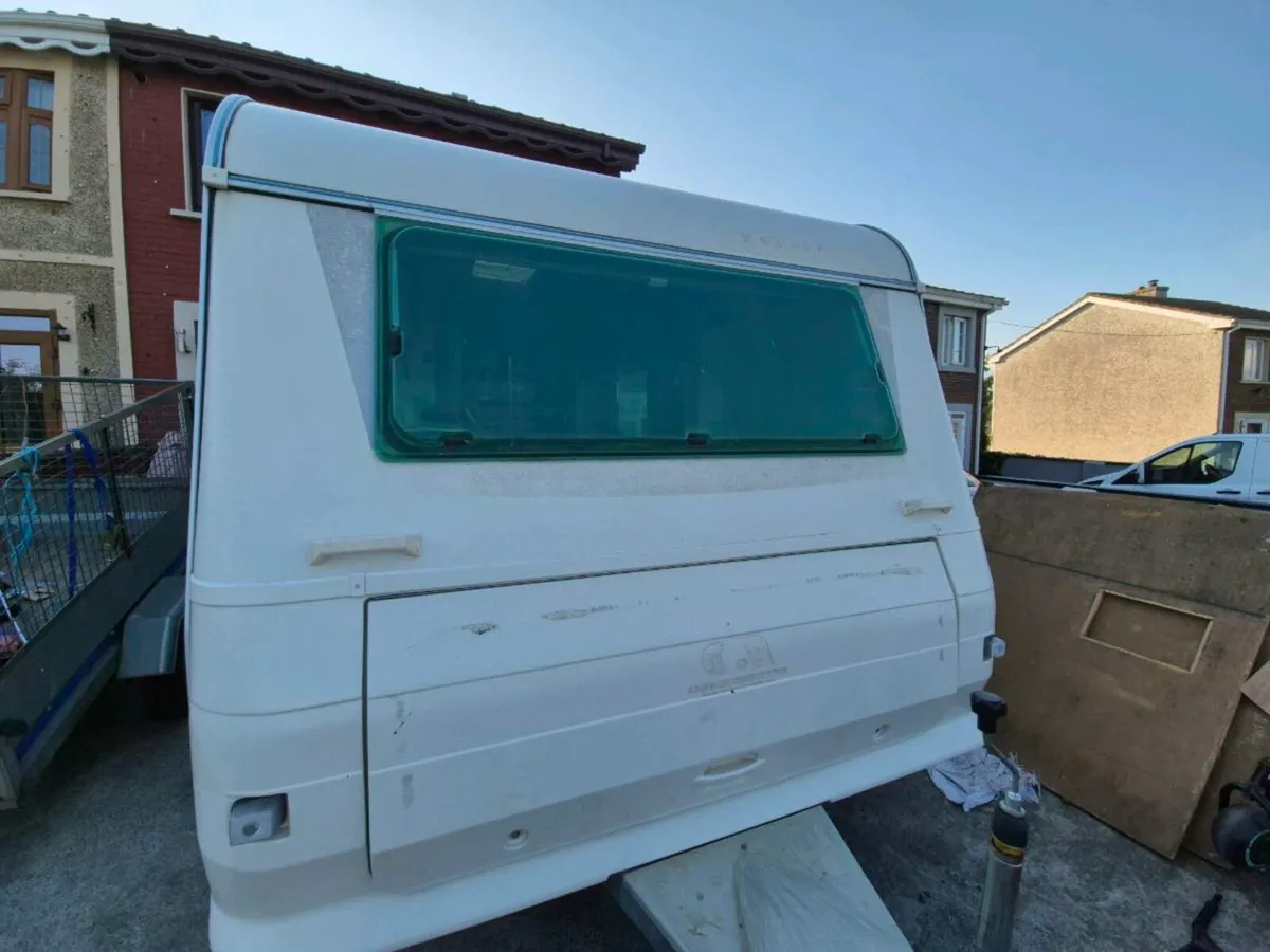5 berth Adria caravan - Image 1