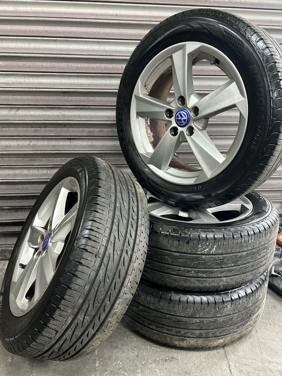 VW Golf 17” Alloys - Image 1