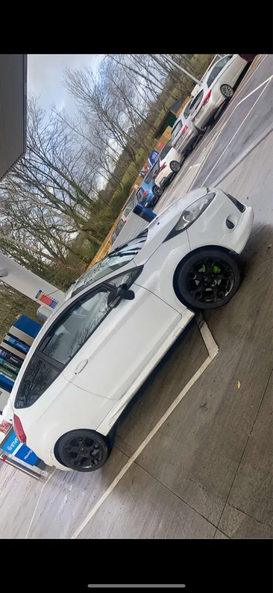 Car - Image 1