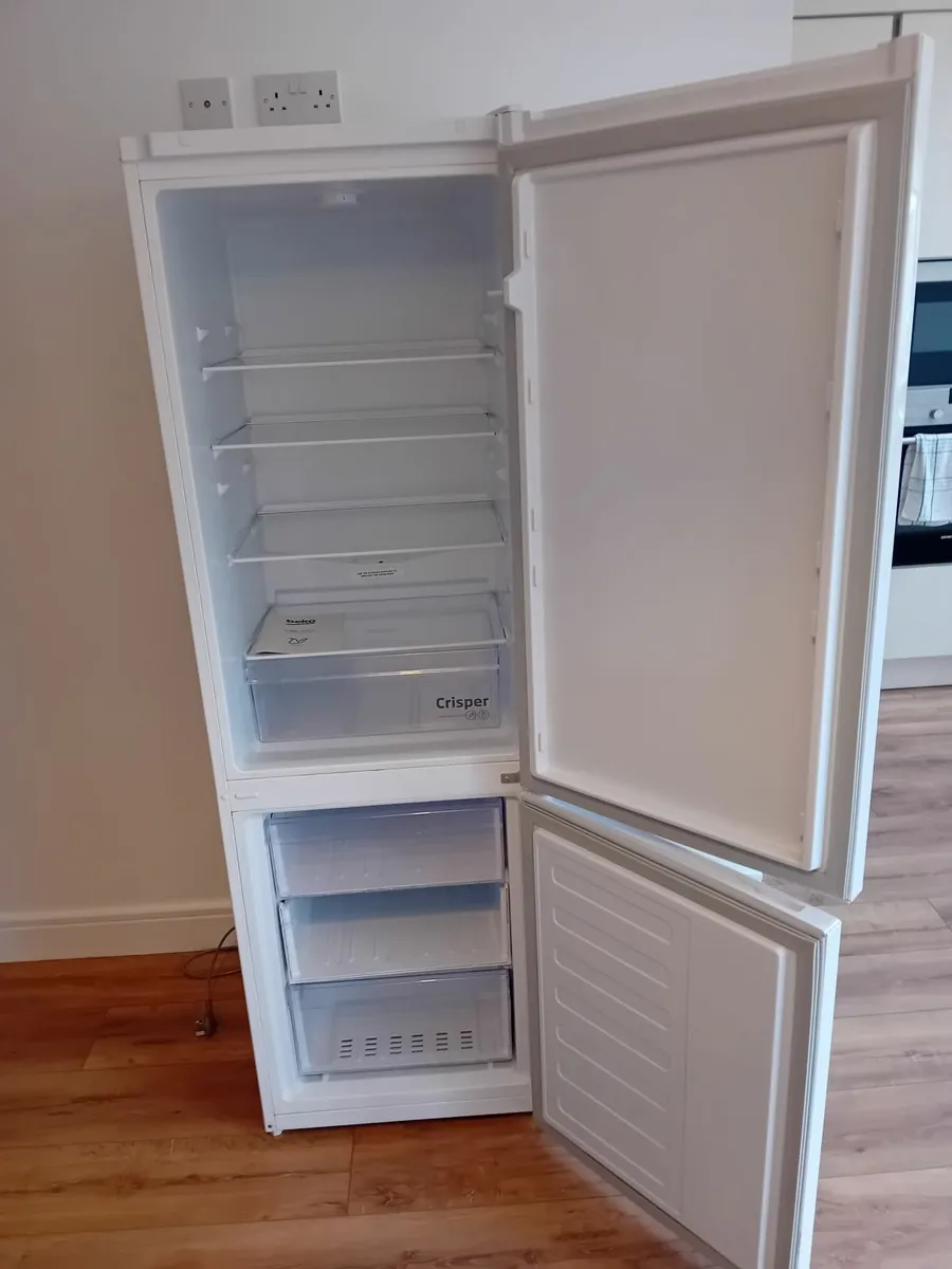 Fridge freezer - Image 2