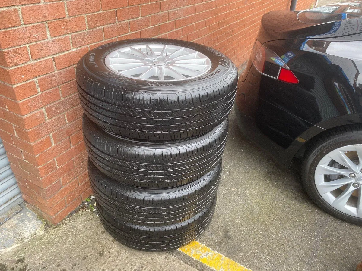 LANDROVER VELAR ORIGINAL 18’’ ALLOY WHEELS WITH TY - Image 4