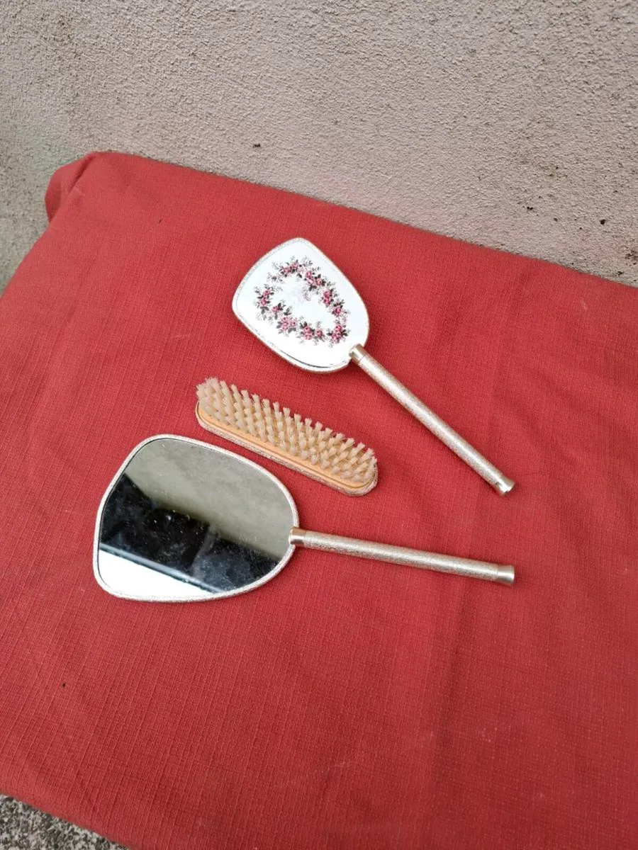 Vintage mirror brush set postage possible - Image 3