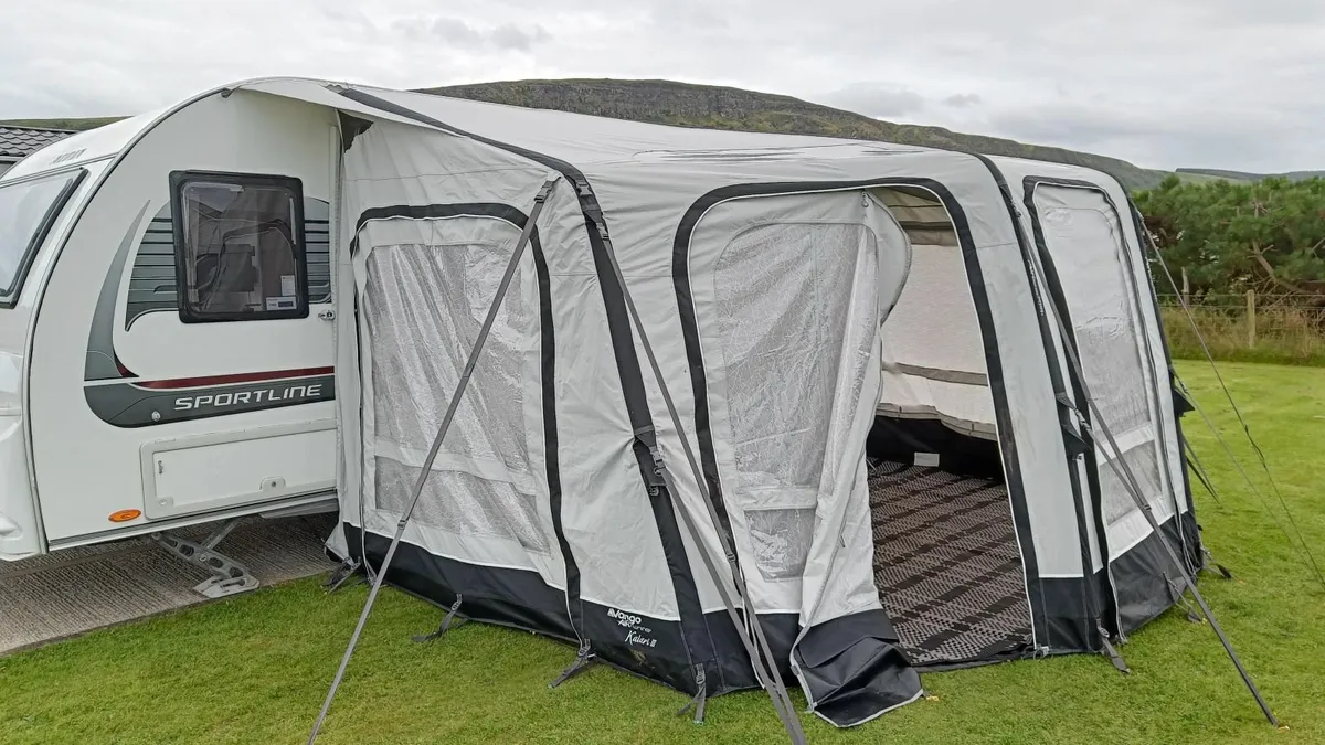 Adria SPORTLINE 6-Berth Caravan with Bunk Beds - Image 4
