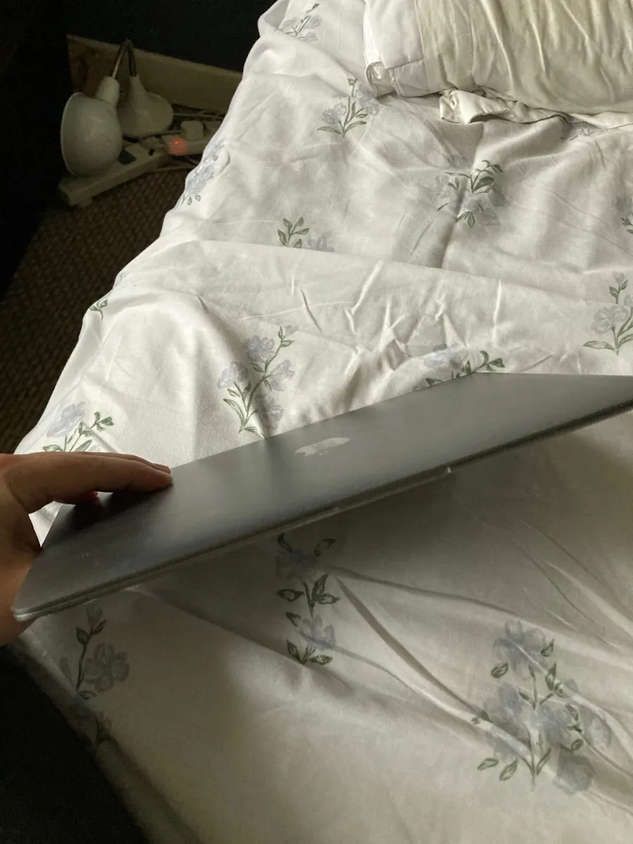 MacBook Air M1 - Image 2