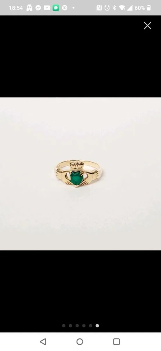 Gold claddagh ring with emerald - Image 3