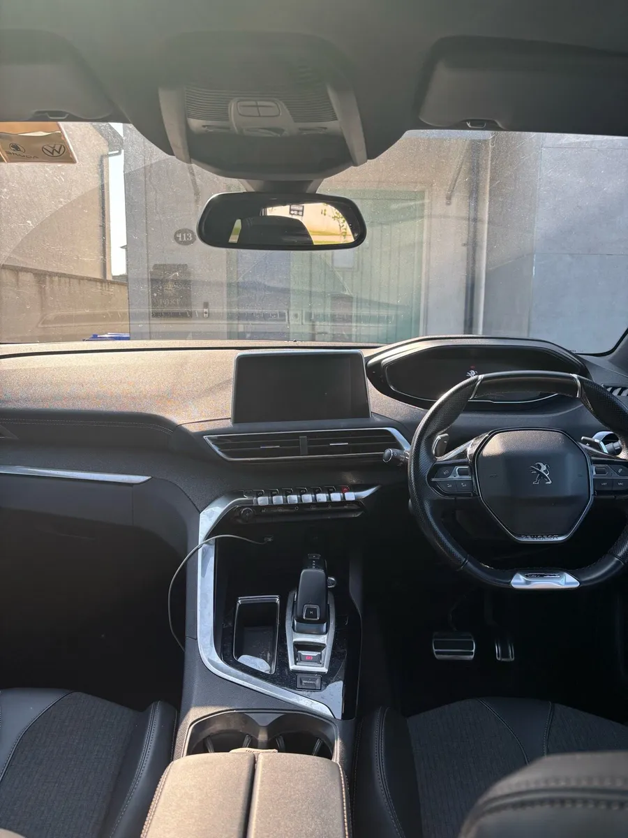 Car - Image 4