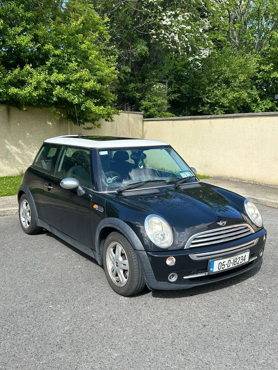 Mini Cooper 2005 Black New NCT - Image 1