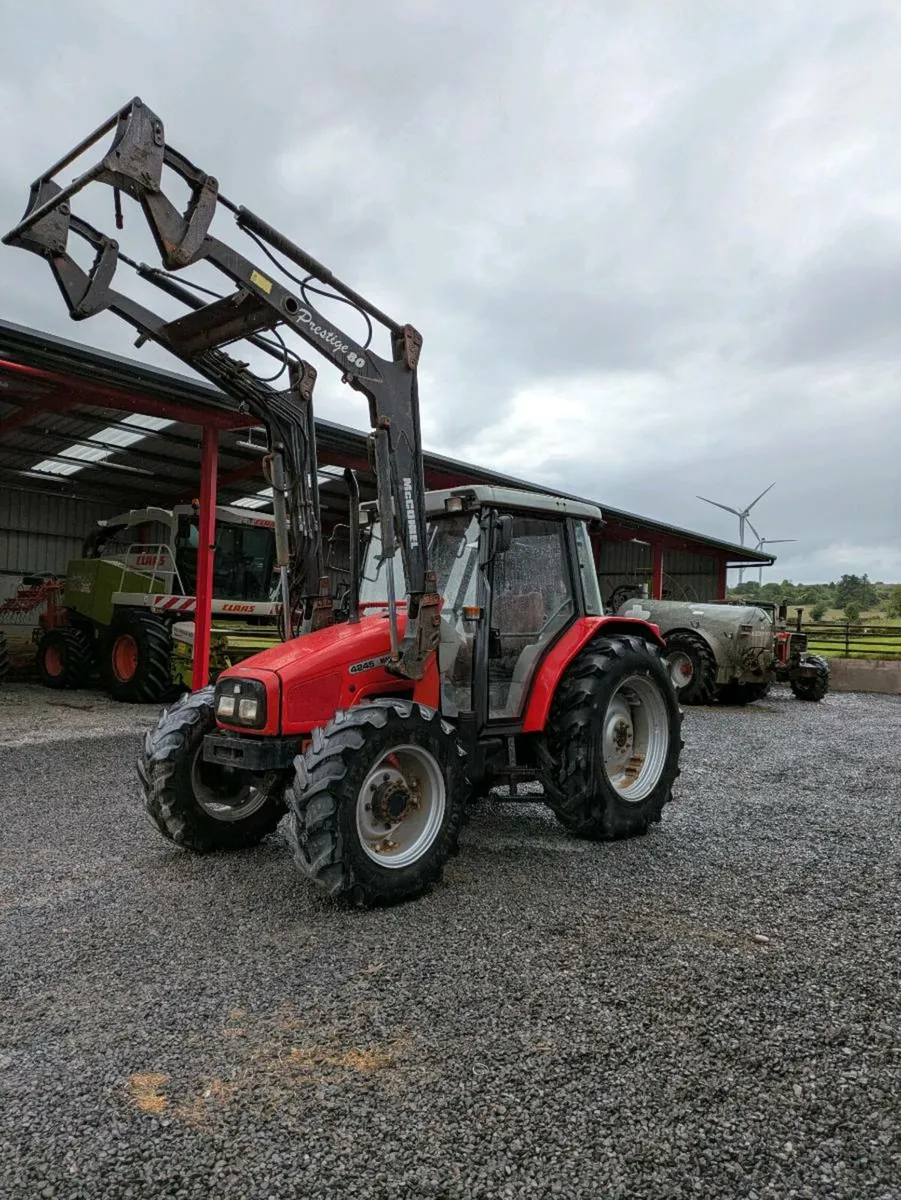 Massey Ferguson 4245 - Image 1