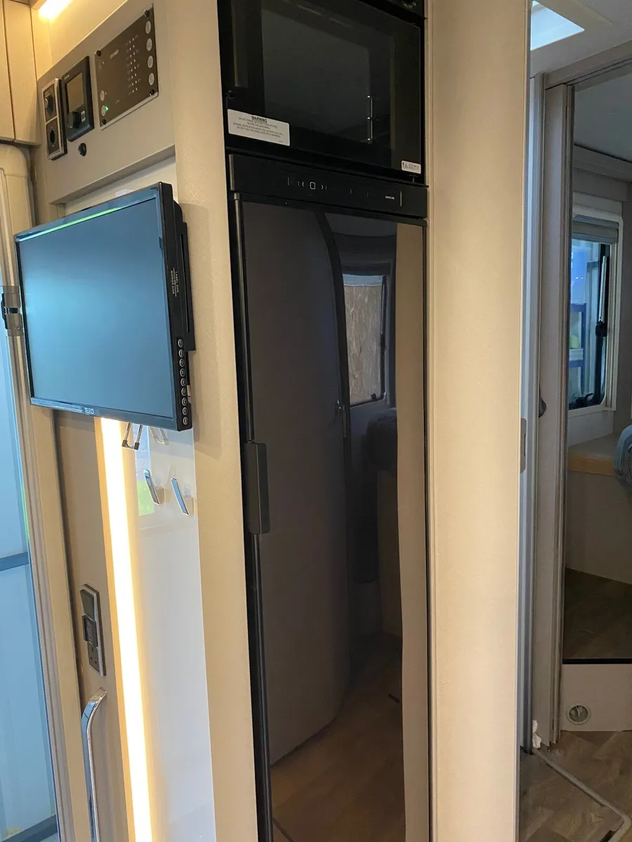Motorhome - Image 4