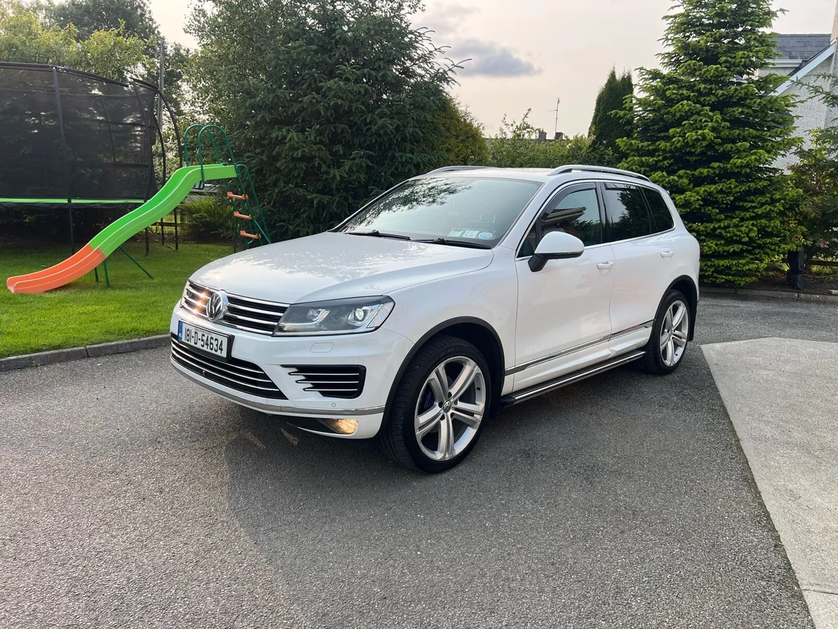 181 VW Touareg 3.0 v6 tdi R-Line - Image 2