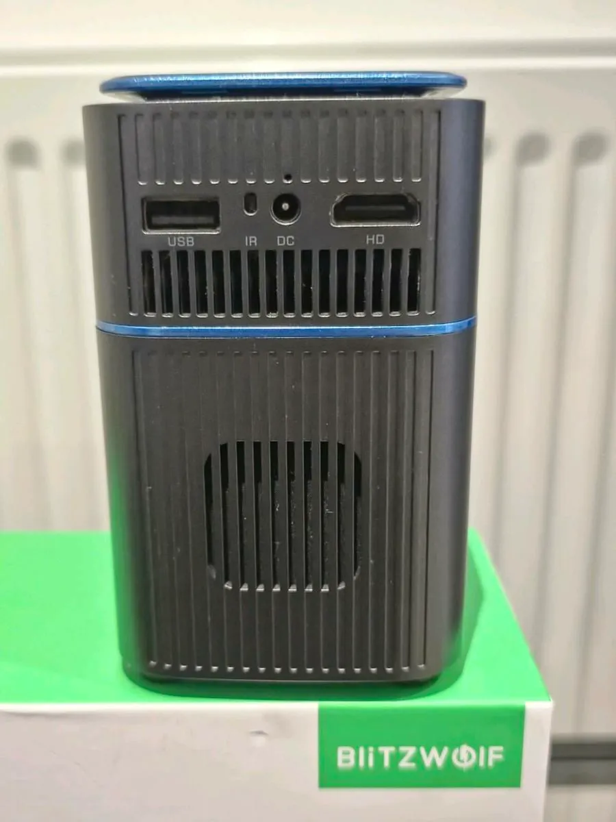 BlitzWolf BW-VT2 Portable Projector  - Image 4