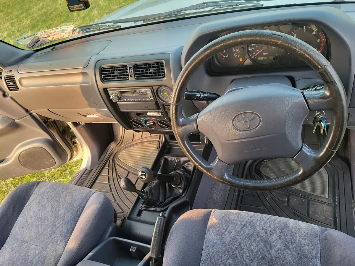 Toyota landcruiser - Image 4