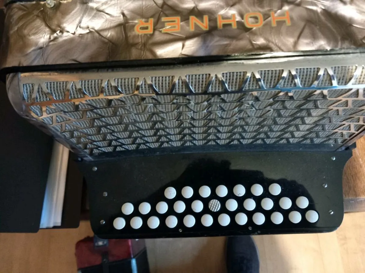 Hohner 3 row button accordion - Image 1