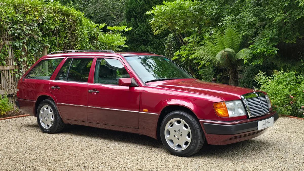 1993 Mercedes 220TE - Show winning condition - Image 2