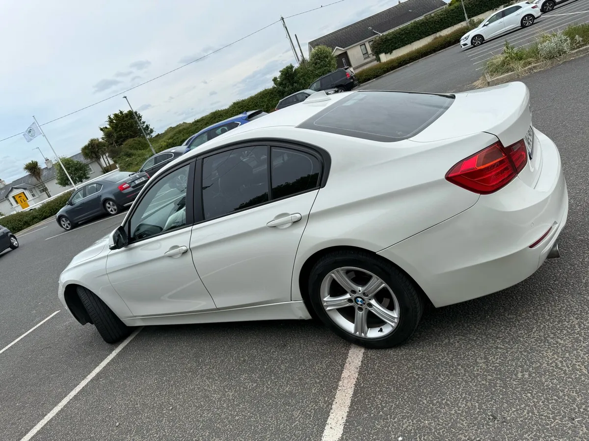 BMW 3 Series - Image 2