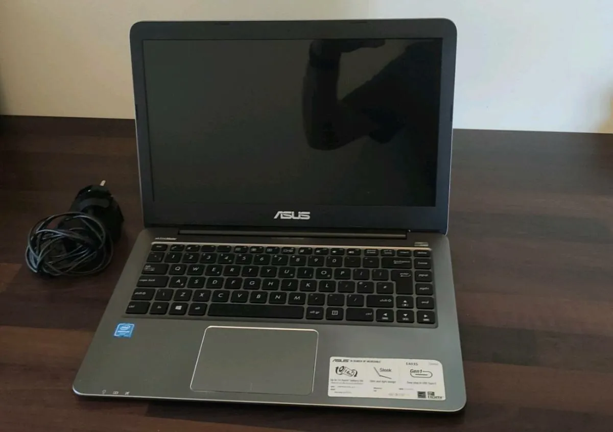 Asus windows 10 laptop - Image 1