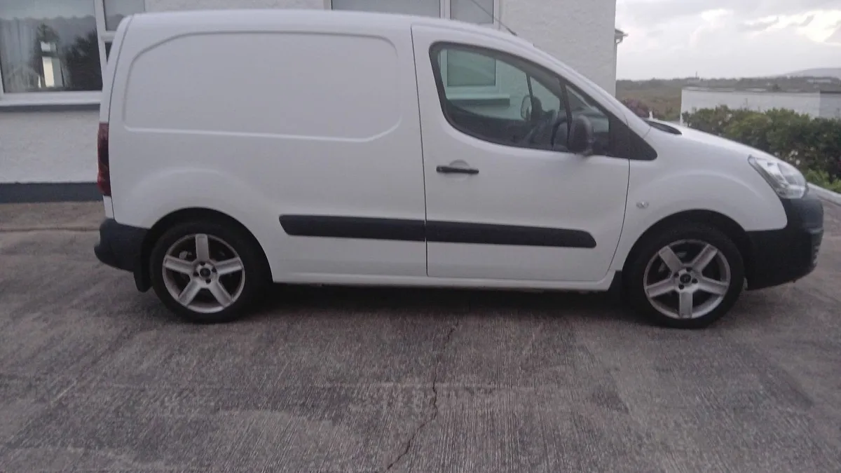 Citroen Berlingo 2019 - Image 2
