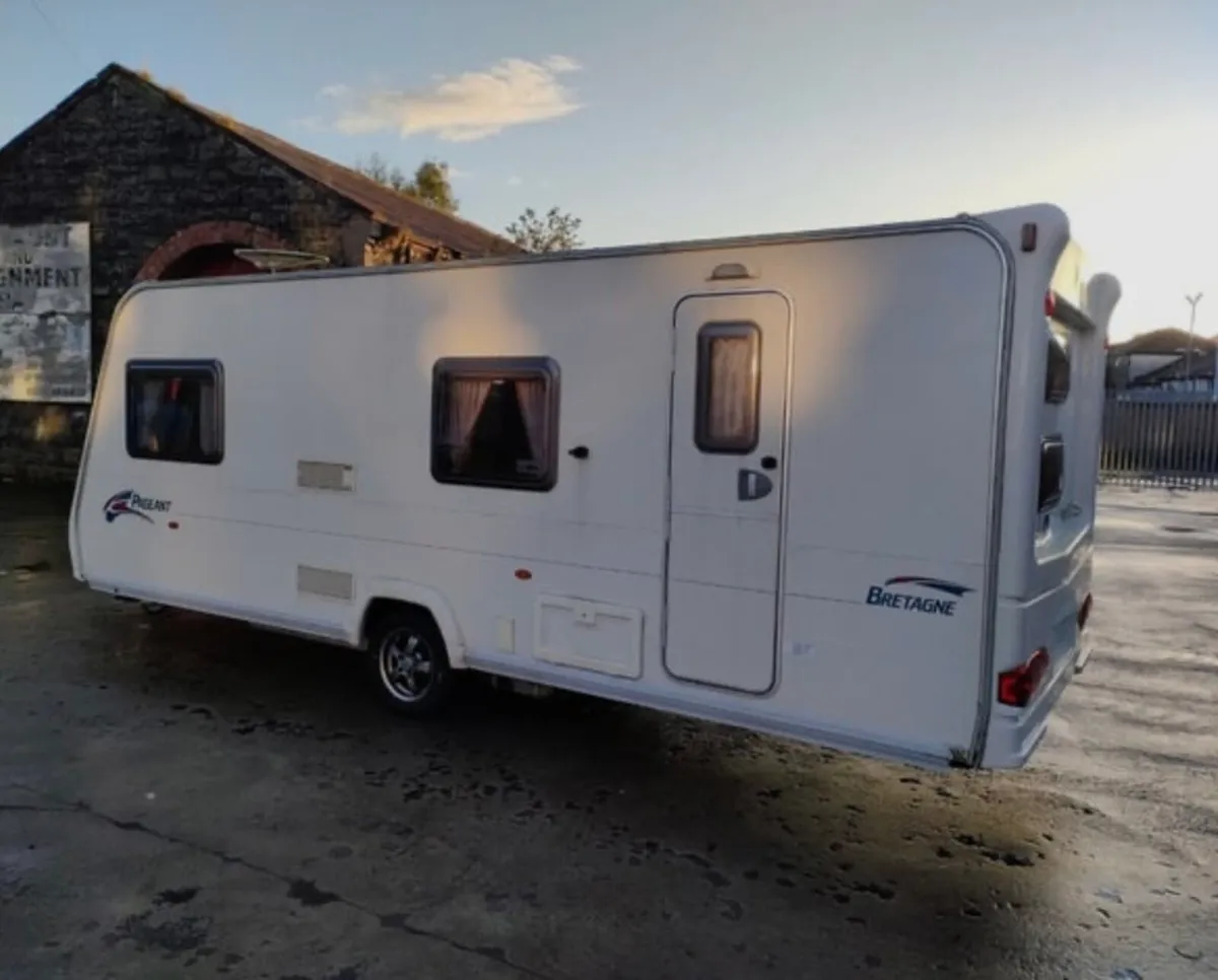 Lightweight 09 Bailey 6/7 berth & Full Awning - Image 2