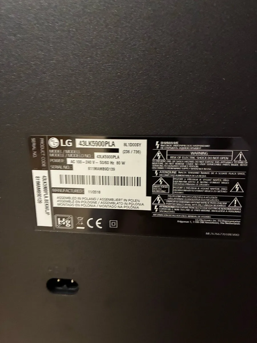 43 inch LG TV in excellent condition - Image 3