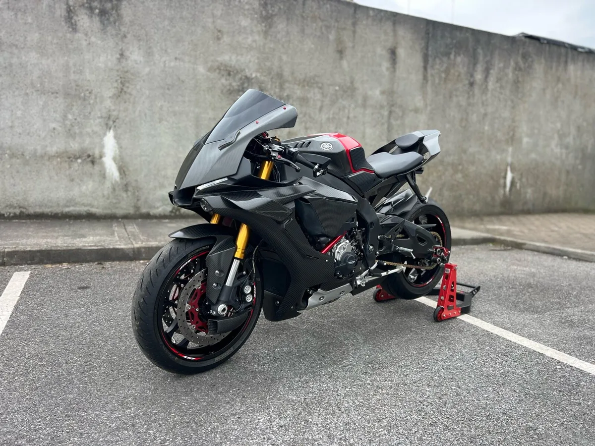Yamaha YZF-R1 - Image 1