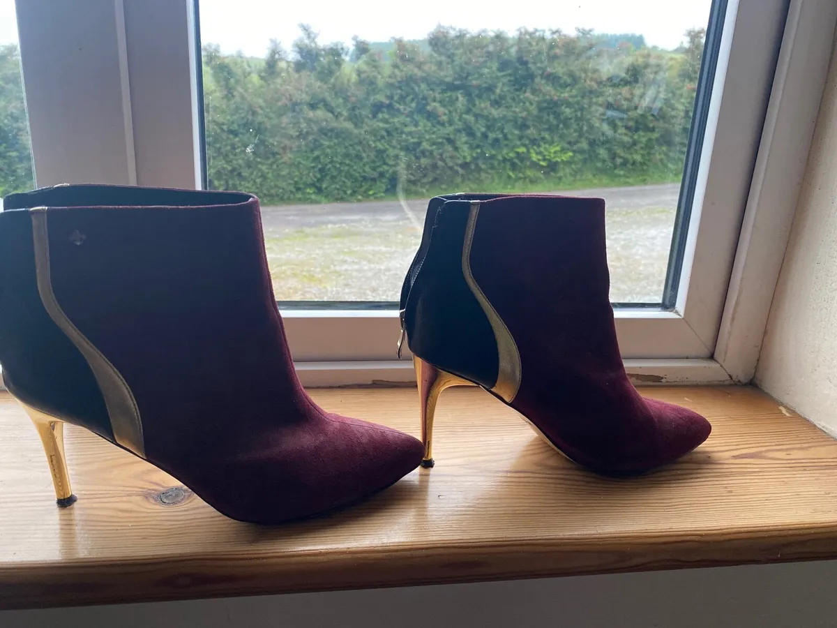 Boots - Image 1