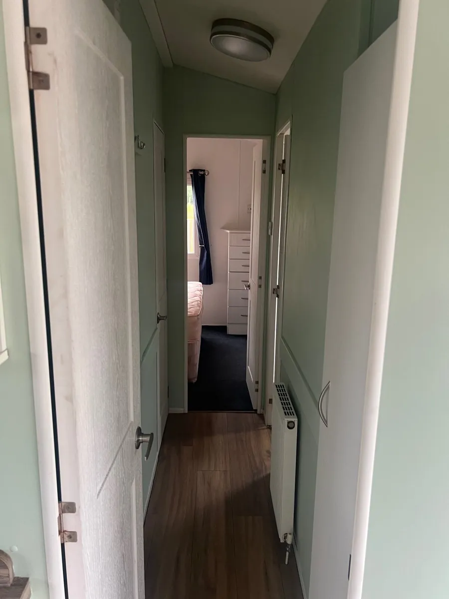 Willerby Isis 2 bedroom static caravan - Image 4