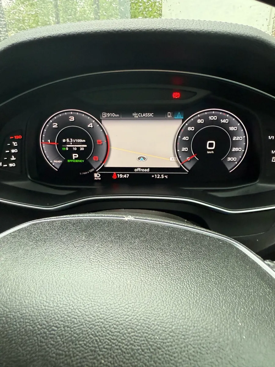 Audi A6 estate - Image 2